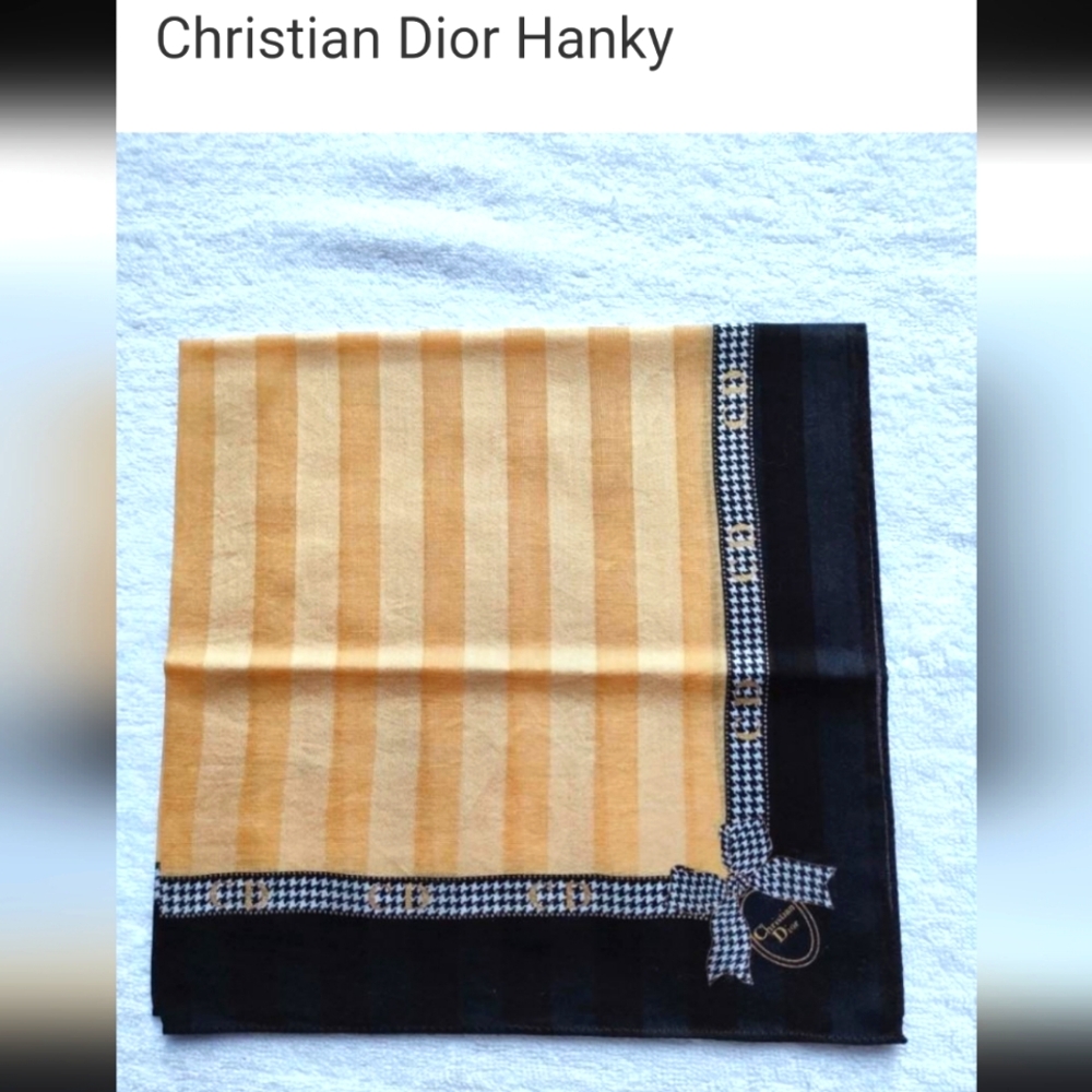 ❣️Christian Dior Hanky❣️